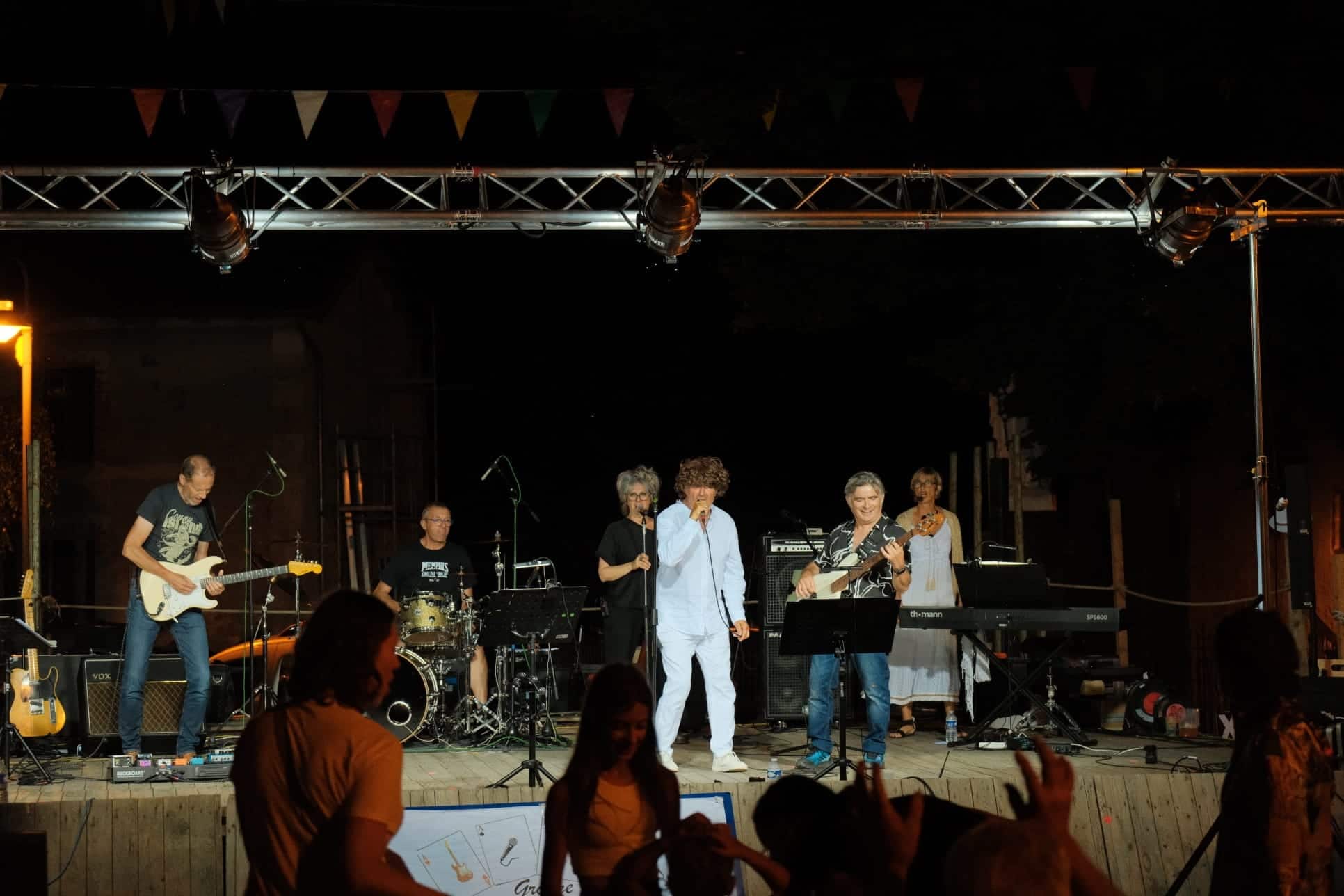 Vue-groupe-complet-Concert-Jullianges